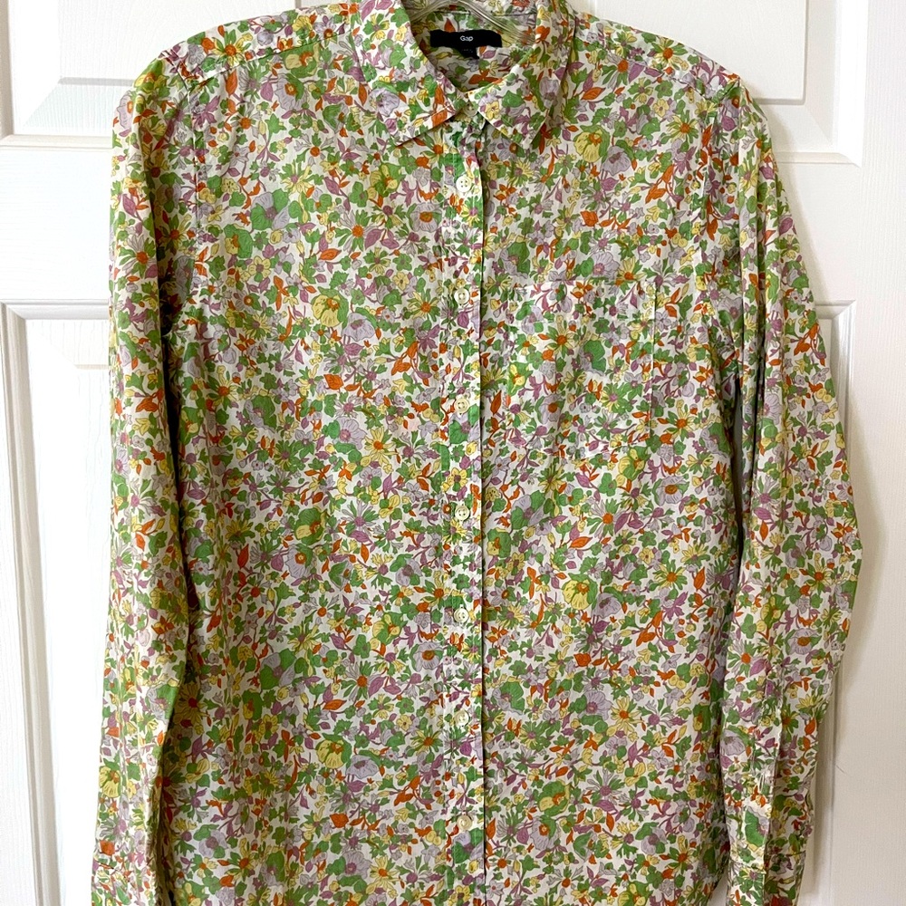 Lightweight Gap Summer button down.